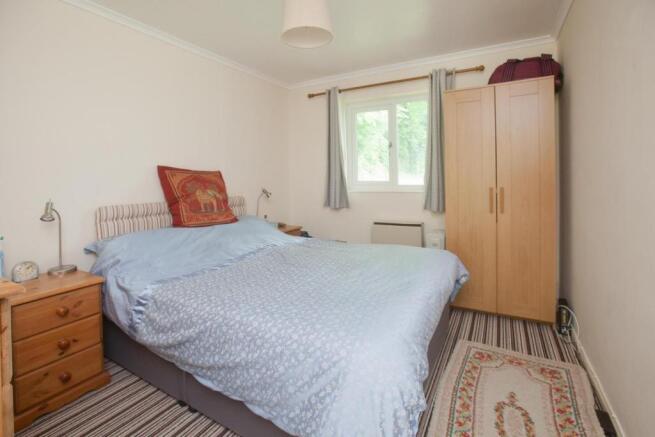 17 HOLLOWS CLOSE - PHOTO D.jpg