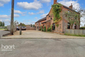 Middle Farm, Chequers Road, Grimston, Pott Row PE32 1AJ