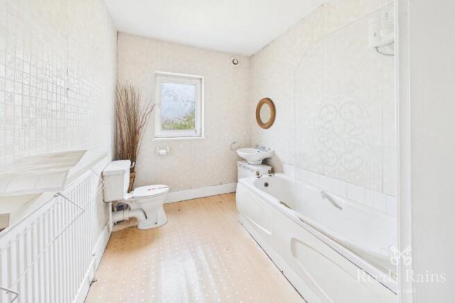 3 bed Terraced to rent Image 11