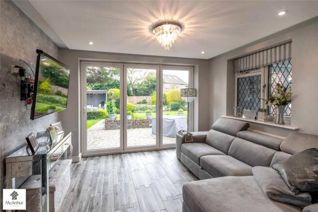 9 bed Detached for sale Image 6