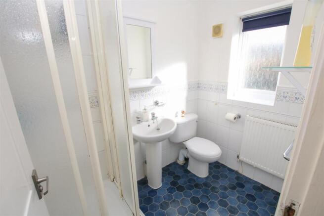 EN SUITE SHOWER ROOM