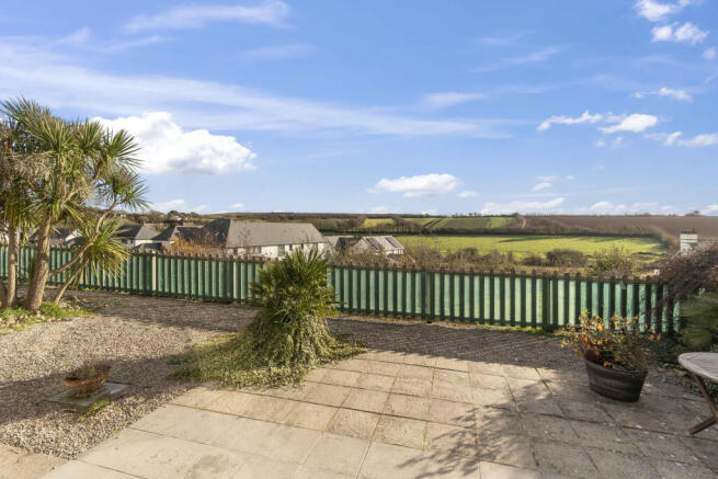 33 Mead Drive - Rear Garden 1.JPG