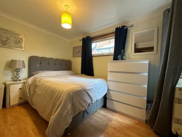 downstairs forward bedroom.jpg
