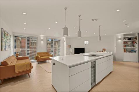 Kean Street,
Aldwych, WC2B