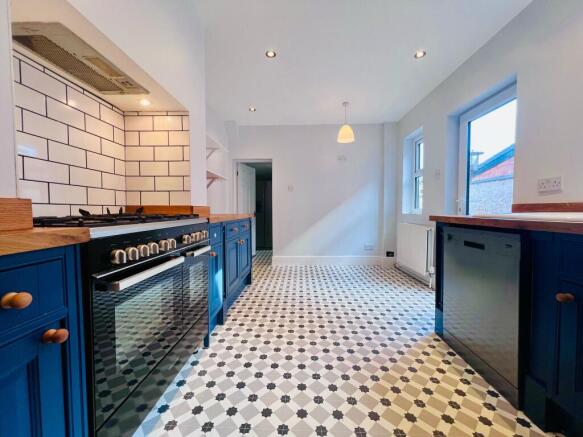 KITCHEN 2.jpeg