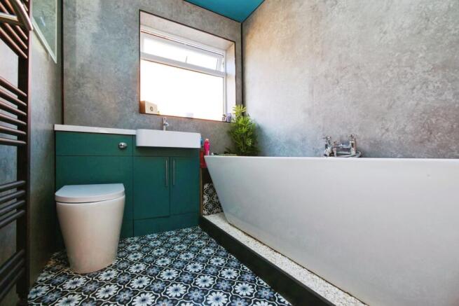 3 bed Semi-Detached Bungalow for sale Image 8