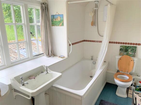 Bathroom.JPG