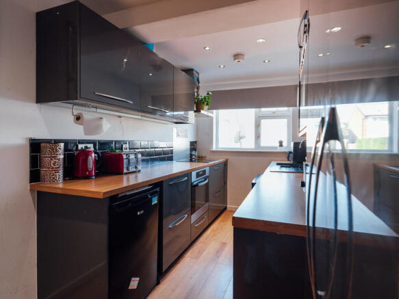 Kitchen / Breakfast Room