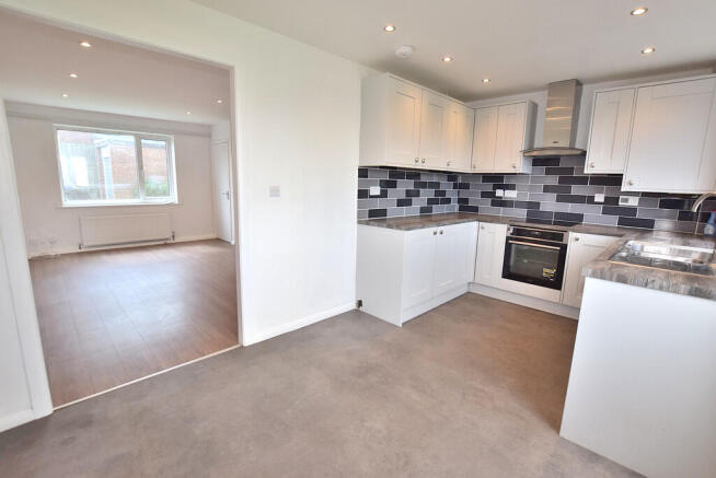 3 bed Semi-Detached for sale Image 5