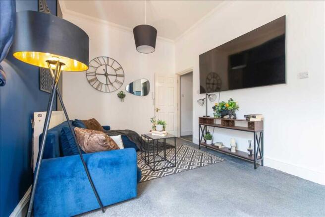 Lounge/Dining Area