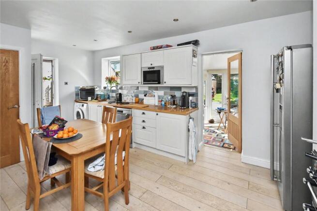 3 bed Semi-Detached for sale Image 6