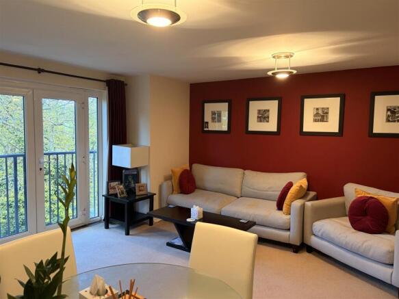 2 bed Apartment for sale Image 9