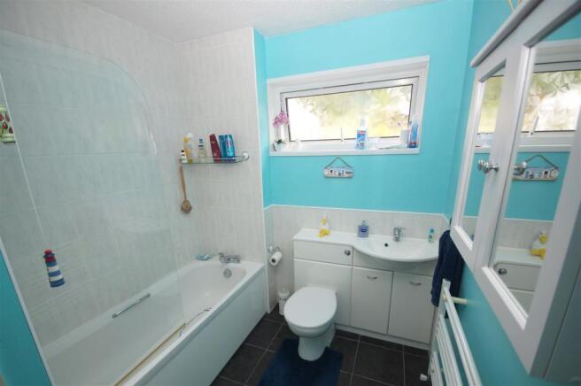 Bathroom.JPG
