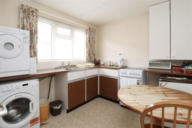 3 bed Detached Bungalow for sale Image 5