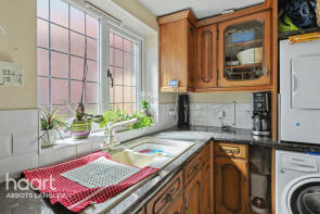 1, Hornbeams, St. Albans AL2 3SP
