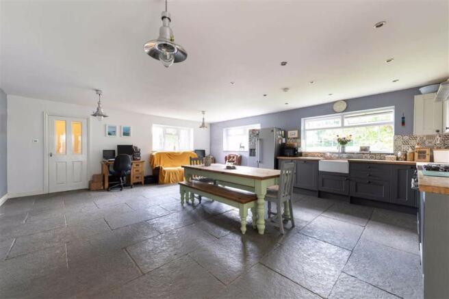 KITCHEN/DINING/FAMILY ROOM