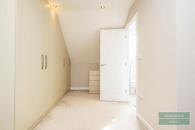 4 bed Terraced for sale Image 11