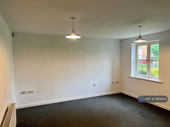 2 bed Flat to rent Image 4