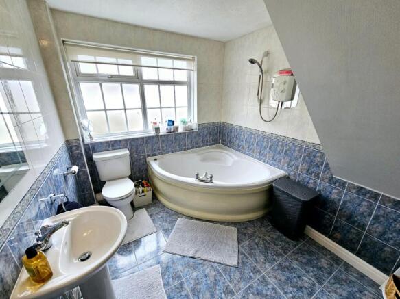 4 bed Terraced for sale Image 11