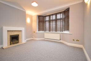 125, Hainault Road, Romford RM5 3AR