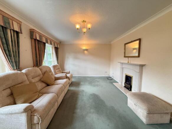 3 bed Detached Bungalow for sale Image 4