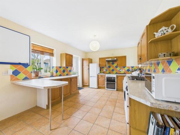Open Plan Kitchen / Dining
