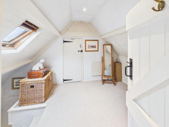 3 bed Terraced for sale Image 9