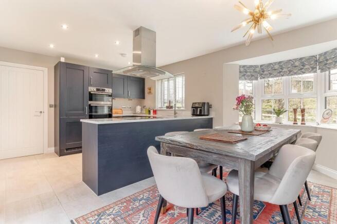 4 bed Detached for sale Image 5