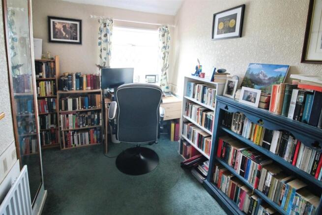 3 bed Semi-Detached for sale Image 10