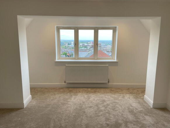 4 bed Detached for sale Image 8