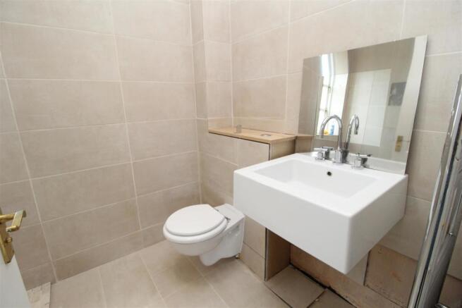 EN-SUITE SHOWER ROOM/W.C.