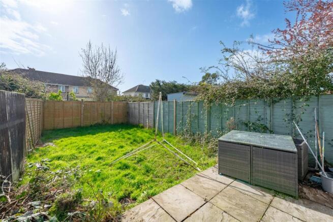 31 Horsecastle Farm Road 15.jpg