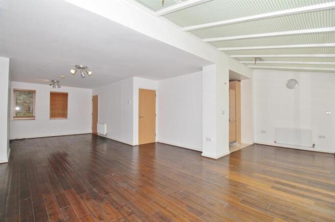 Lounge & Dining Room