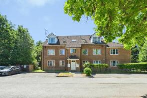 6, Holly House, Aspen Vale, Whyteleafe CR3 0YN