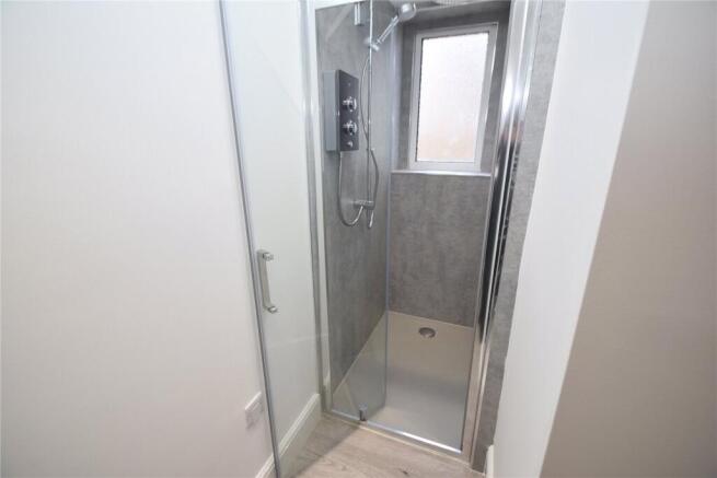 1 bed Apartment to rent Image 5