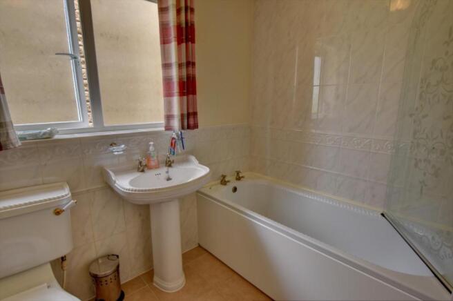 Bathroom.jpg