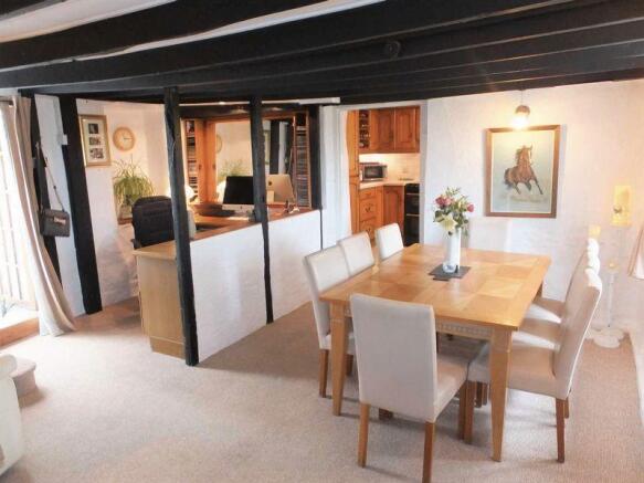 Cottage 1- Din...