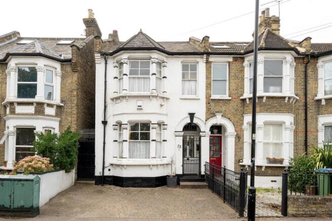 Woodhouse Road, E11
