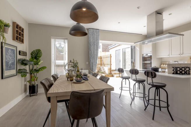 backhouseblunsdon0b6a8684