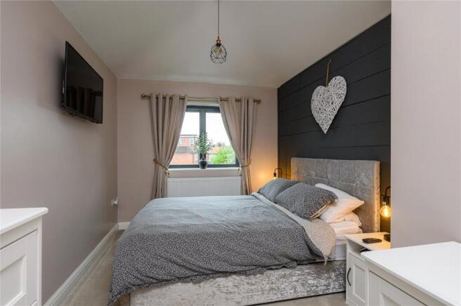 4 bed Semi-Detached for sale Image 10
