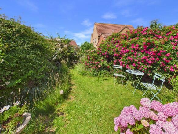 4 bed Detached for sale Image 12
