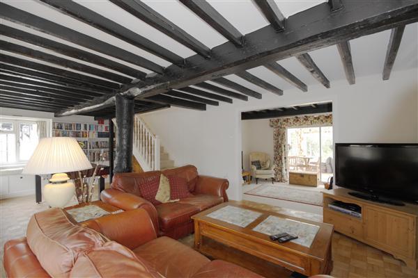 LIVING ROOM CONT