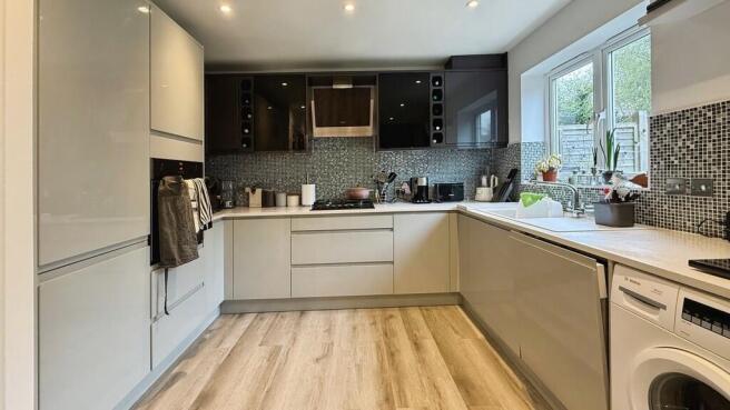 Kitchen/dining ro...