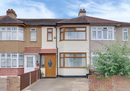 Pinewood Avenue, Rainham, RM13