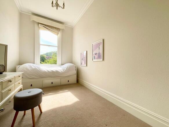 2 bed Flat for sale Image 5
