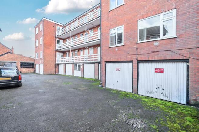 1386496-6-6936b0a09261b