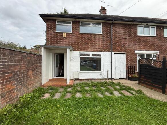 3 bed end terrace to rent Dunmow Close, Hull HU8