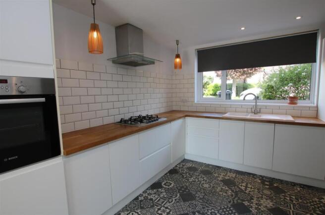 Kitchen 2.JPG