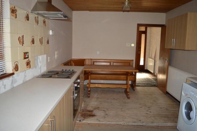 Dining/kitchen