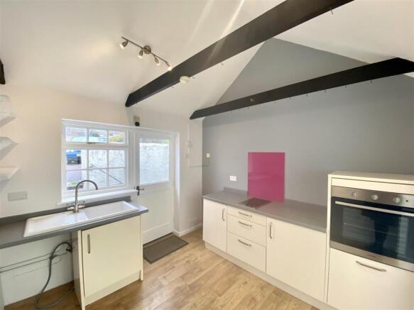 Kitchen 3.jpeg